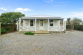 Pendreigh Cottage - Martinborough Holiday Home